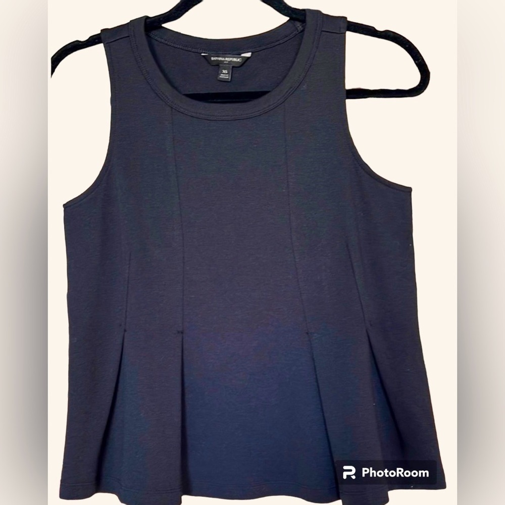BANANA REPUBLIC Black Sleeveless Pleated Blouse, Size XS, GUC.